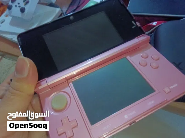 جهاز نينتيندو 3DS مهكر مع شاحنة اصلية، و جنطة لطيفة.