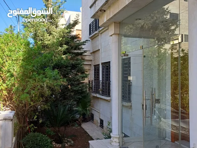 شقة مفروشة طابق ارضي للايجار في ام اذينة - 14632