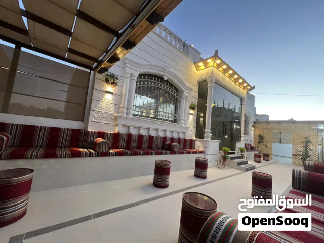 414 m2 4 Bedrooms Townhouse for Sale in Zarqa Shomer