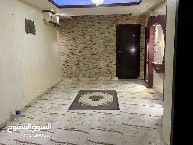 250 m2 3 Bedrooms Apartments for Rent in Muharraq Hidd