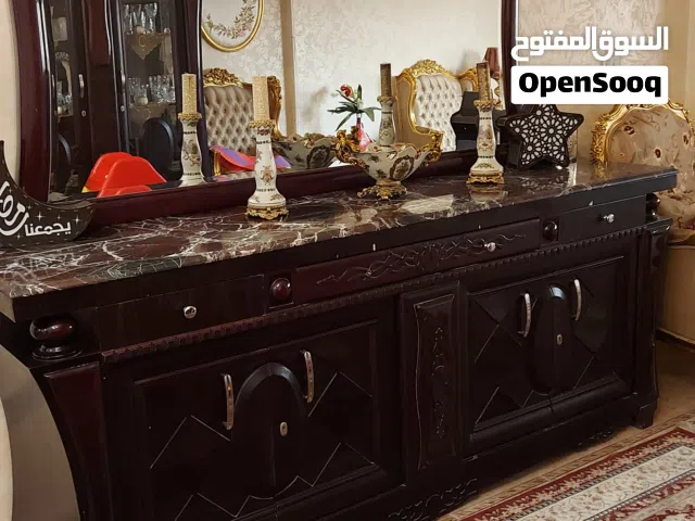 سفره طعام للبيع 8كراسى  بحاله جيده