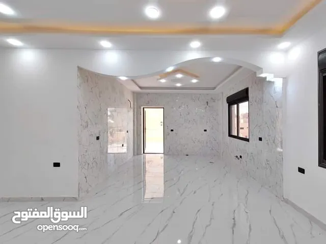 شقة طابق اخير اخير مع رووف مساحة 330 للبيع بمنتهى الروعة بالزرقاء الجديدة خلف فندق الجوابرة بسعر مغر