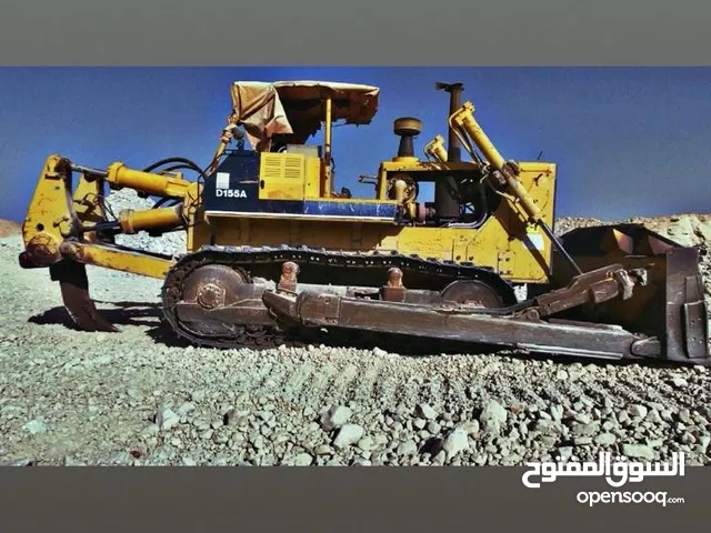 بلدوز (دركتر) حجمه 155 مستخدم موديل 2005 للبيع