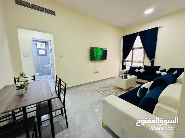 G2- للايجار شقة غرفة وصالة بناية جديدة فرش جديد شاملة الفواتير كورنيش عجمان قريبة من شاطى