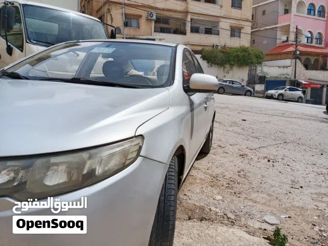 2012, كيا, سيراتو, Standard