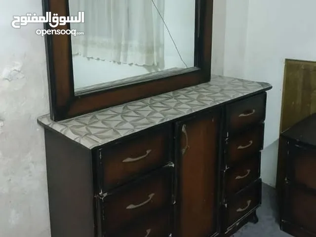 خزانة ملابس ثلاث ضرف وتسريحة حجم كبير