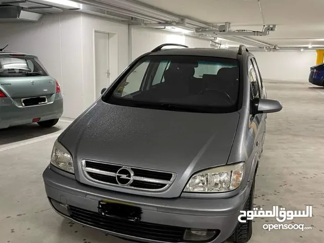 Opel Zafira  in Benghazi