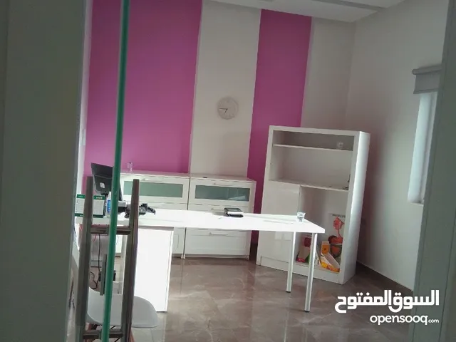 مكتب تجاري أو عيادة حديث للبيع جبل الحسين