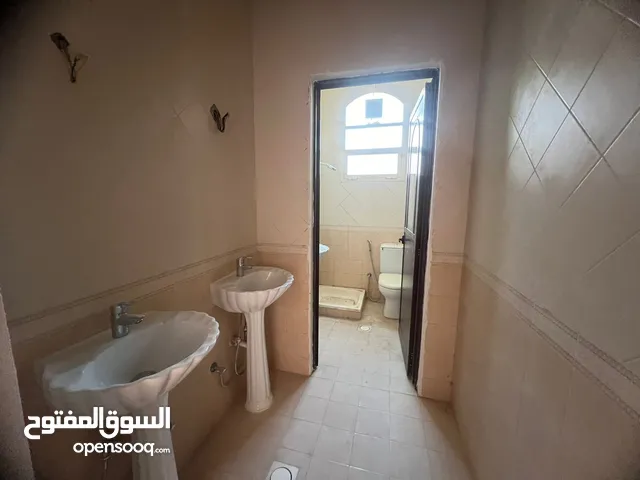 140 m2 3 Bedrooms Apartments for Rent in Ras Al Khaimah Al-Dhait