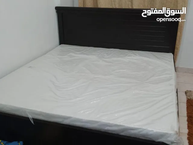 سرير بالمرتبة حاله ممتازه