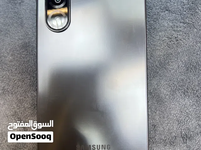 كلكسي A17 جديد مستعمل ايام قليله مع كامل الملحقات