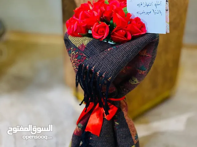 باقة شال الكشمير مع الورد