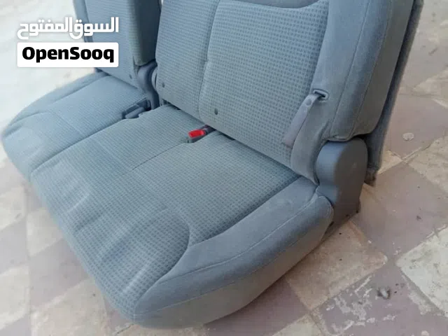 كراسي تيوتا سيينا لون رصاصي كيف موضح فل صوره
