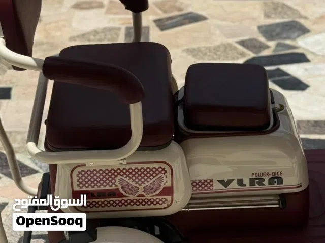 يديه مافيها شي مع مفاتيحها