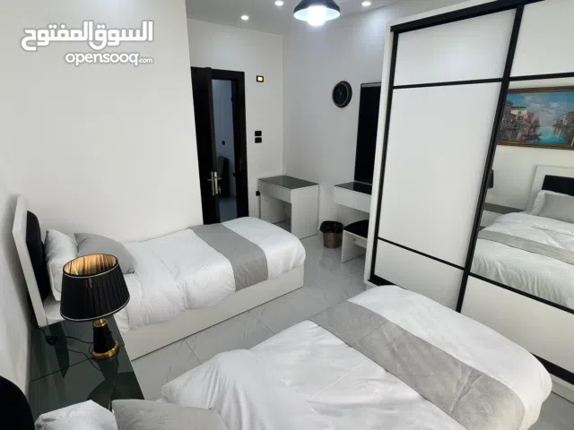 شقة مفروشة جديدة مقابل الجامعة الاردنيه