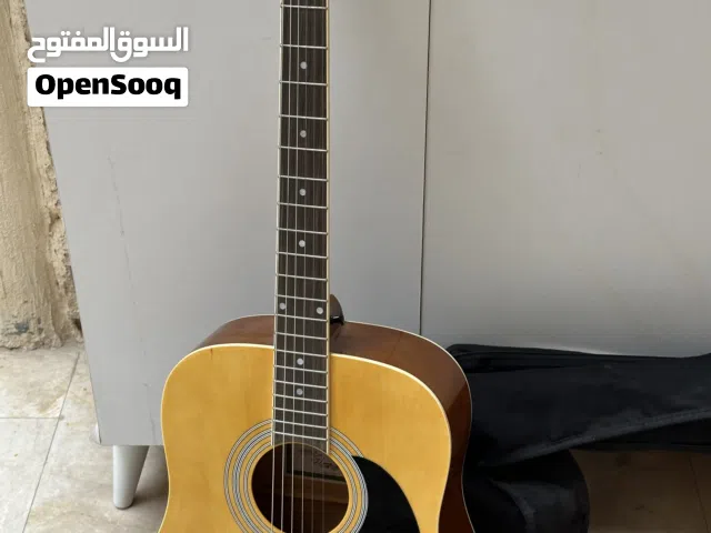 قيتارة اكوستيك بالشنطة نظيفة