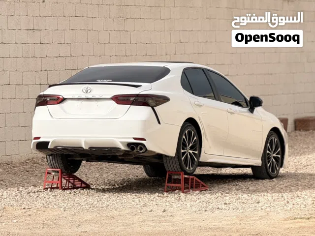 تويوتا كامري 2020 للبيع