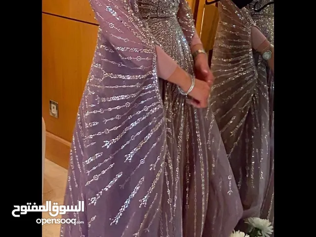 للبيع فستان سهرة خطوبة مناسبة راقي قياس ميديوم جديد