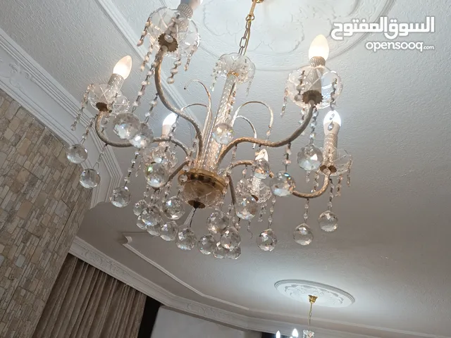 ثريات كريستال فخمات بسعر مغري بحال جديد