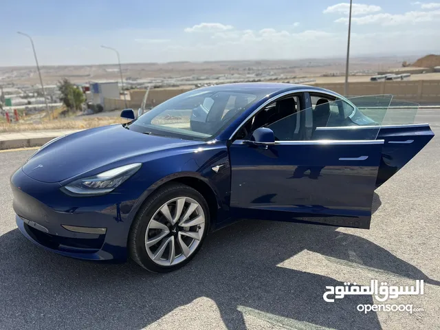 Tesla Model 3 2018 in Zarqa