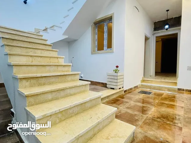 170 m2 3 Bedrooms Townhouse for Sale in Tripoli Ain Zara