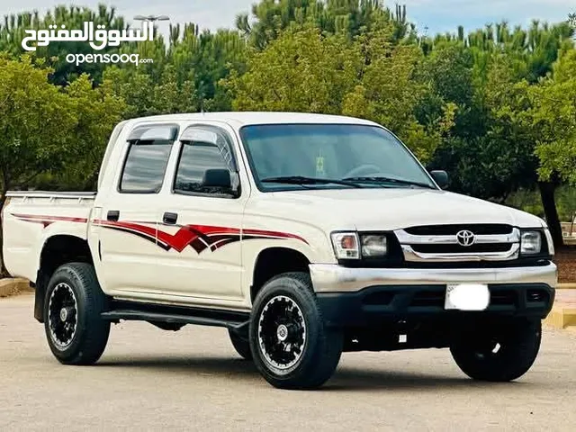 تويوتا هايلوكس موديل 2005 4×4 للبيع بحاله جيده