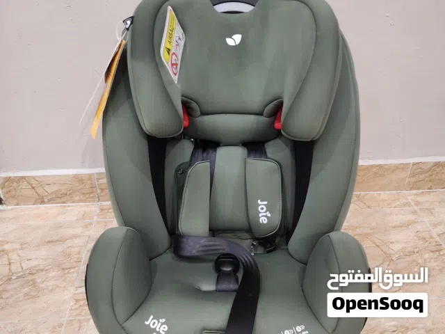 كرسي سيارة شبه جديد