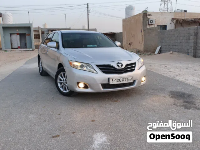 2010 تويوتا كامري LE