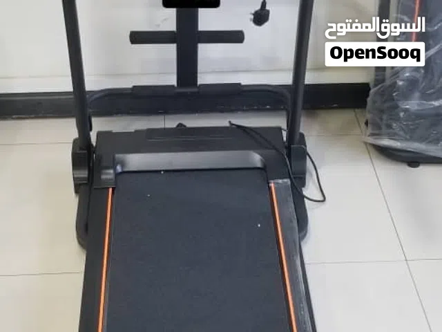 جهاز سير كهربائي بشاشة عرض ونبض قلب وسماعات، أداء قوي وتجربة تمرين متكاملة مزود بي جهاز هزاز