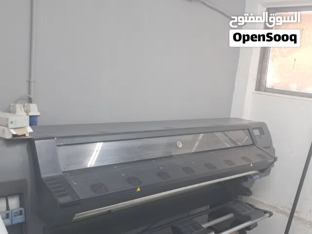 للبيع مشغل لوحات إعلانية وتجهيزات طباعة متكامل، مجهز بمعدات احترافية مناسبة للراغبين بالتوسع في مجال