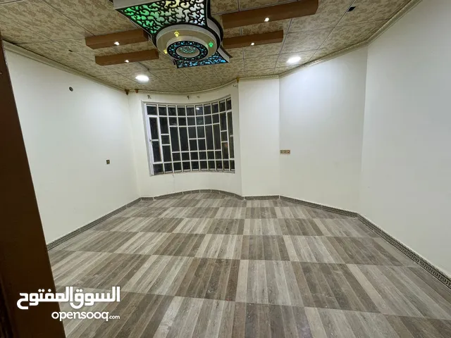 100 m2 2 Bedrooms Apartments for Rent in Basra Tahseneya