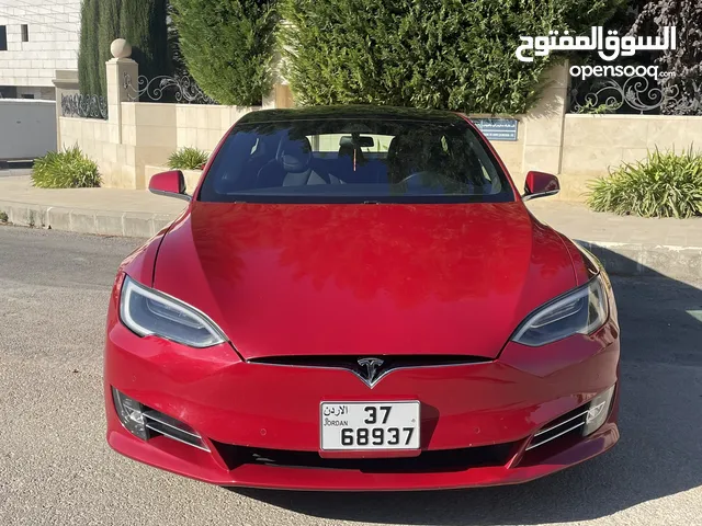 Tesla Model S 2018 in Amman