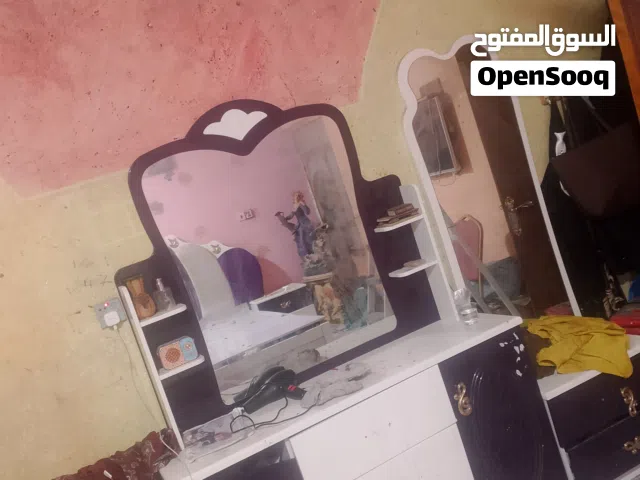 غرفة اخشاب البيع عنوان أربع عيون