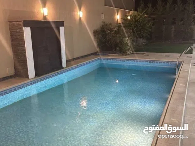 720 m2 More than 6 bedrooms Villa for Rent in Amman Airport Road - Manaseer Gs