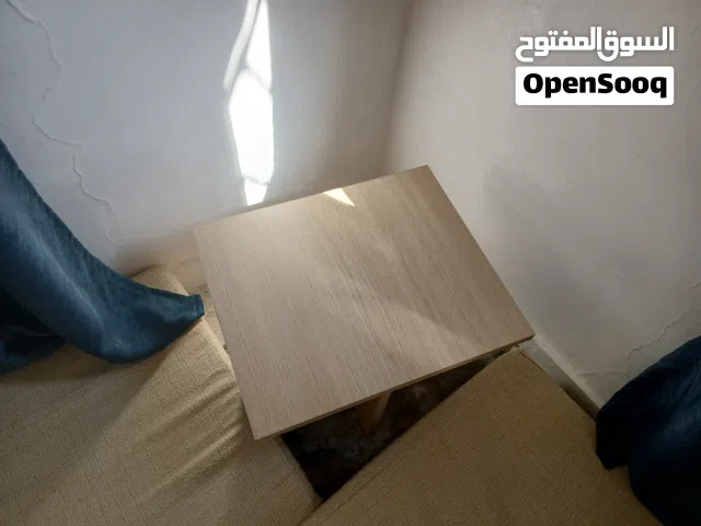 طاولتين بحالة ممتازة بسعر مغري