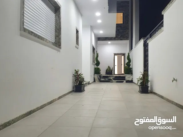 755 m2 More than 6 bedrooms Townhouse for Sale in Tripoli Zanatah