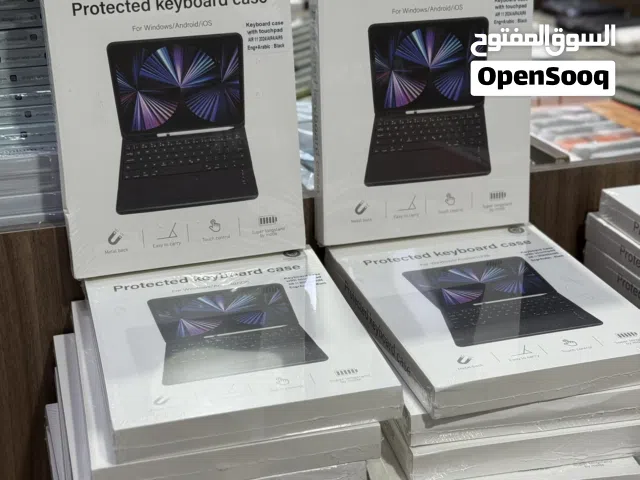 كفر مع كيبورد يدعم اللغتين وايرلس ، متوفر لجميع انواع ايبادات ابل