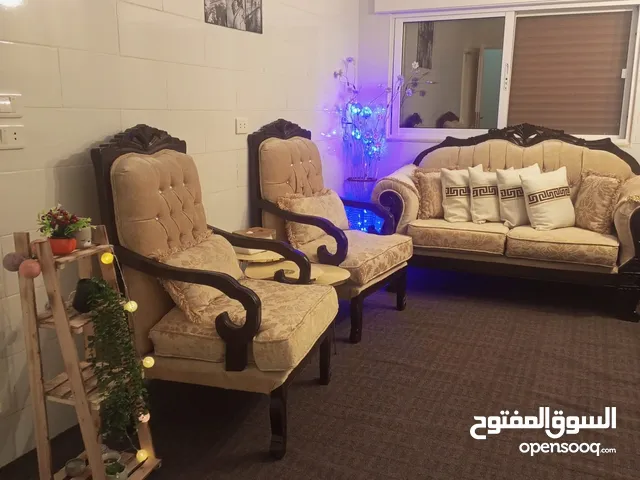 طقم كنب أقل من 3 سنين