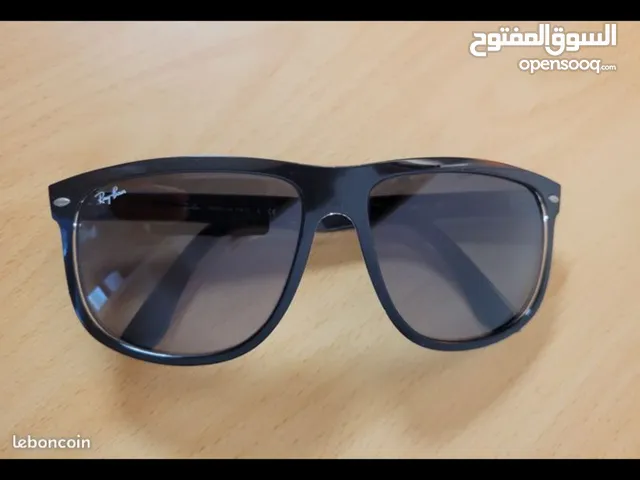 إعلان بيع نظارة Ray-Ban أصلية
