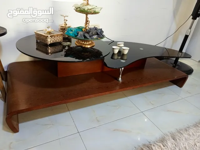 طاولة وسط بحالة الوكاله