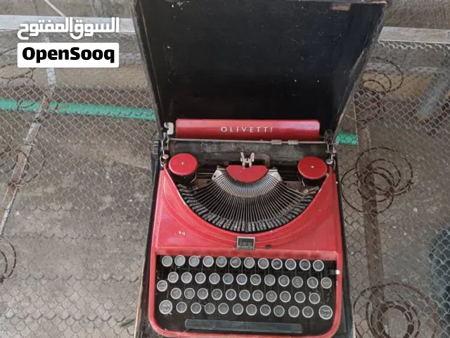 للبيع آلة كاتبة أثرية نادرة ماركة Olivetti MP1 Ico