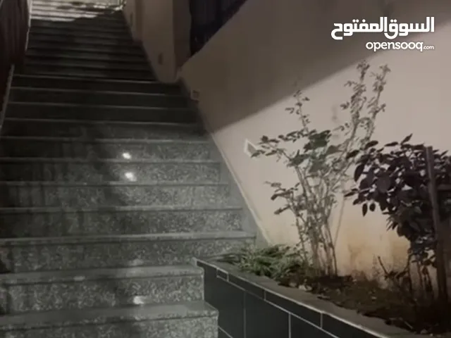 155 m2 4 Bedrooms Townhouse for Sale in Ramallah and Al-Bireh Al Baloue