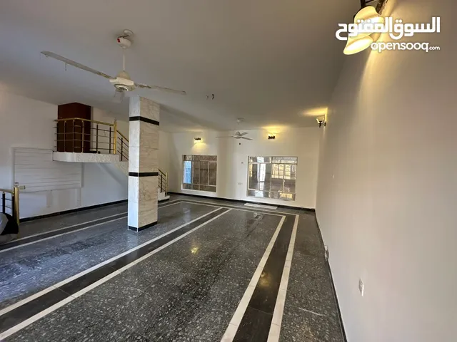 بيت تجاري حديث للإيجار في الجزائر (حي عمان )