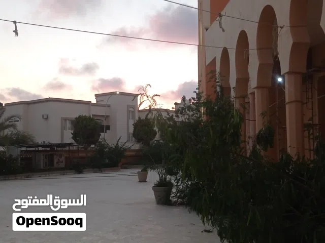 1000 m2 5 Bedrooms Villa for Rent in Benghazi Beloun
