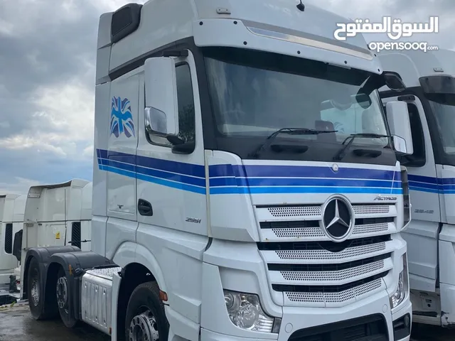 Tractor Unit Mercedes Benz 2020 in Amman
