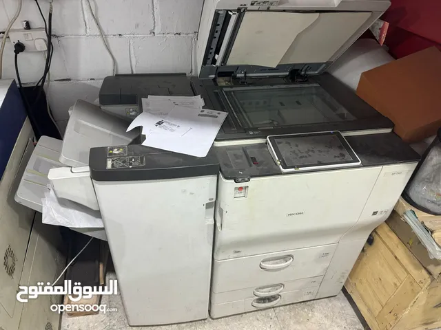 ورشة دعايه واعلان بجميع مشتملاتها للبيع لضرورة السفر