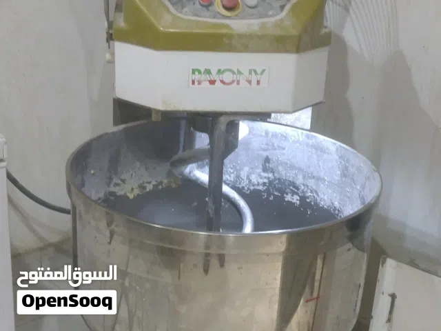 معدات مطعم للبيع  كوشه وعجانه وتلاجه لحوم  وتلاجه مشروب