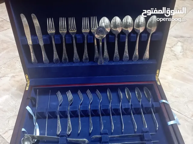 طقم معالق وشوك وسكاكين مختومين كلهم عيار 800 مطلي فضه