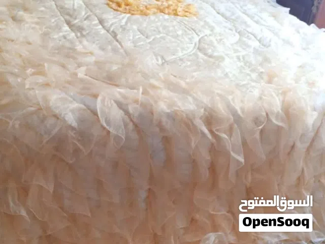 مسبل عريس لون ذهبي