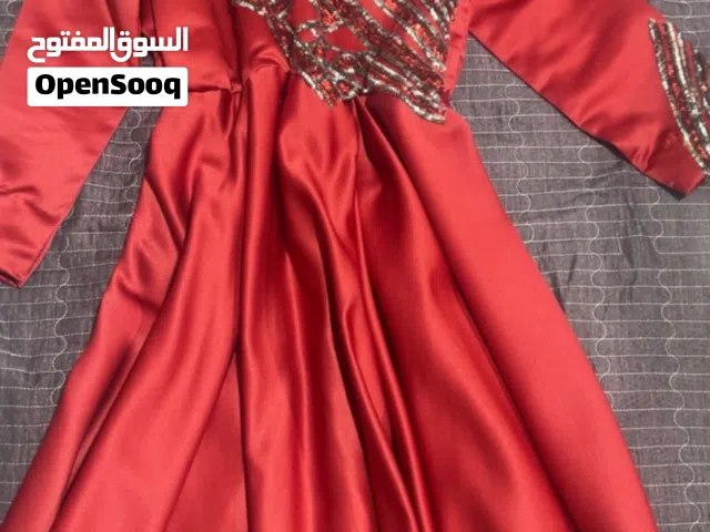 مجموعة فساتين للبيع